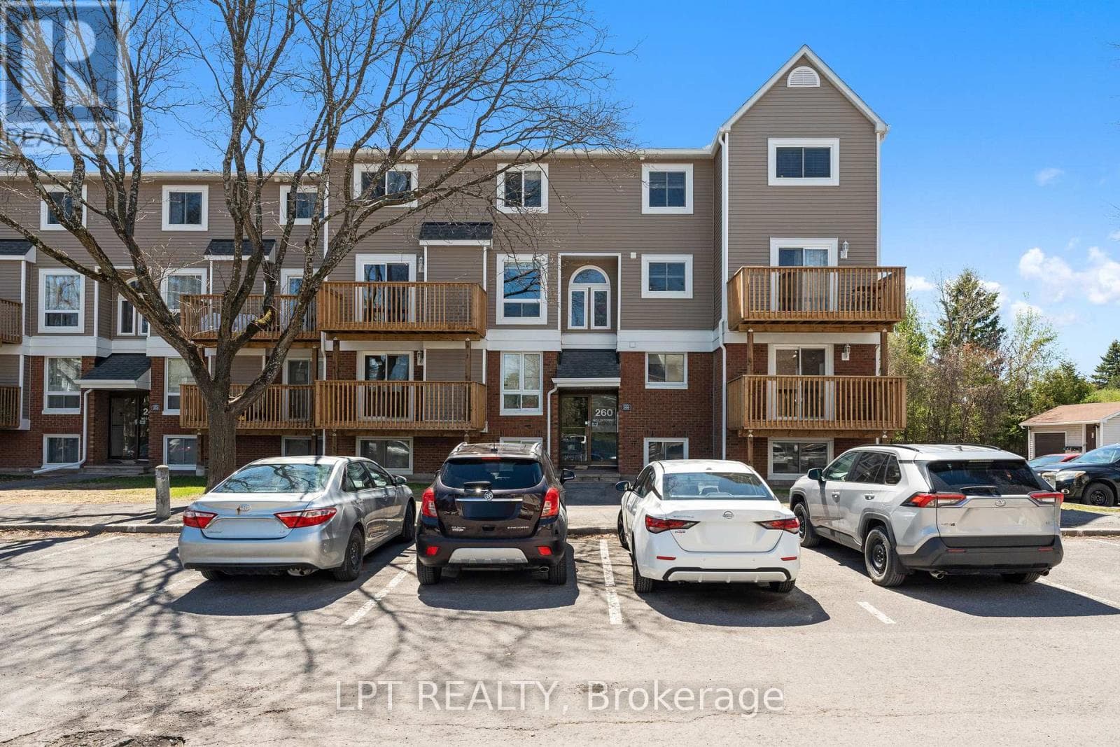 4 - 260 FENERTY COURT in KATIMAVIK-HAZELDEAN