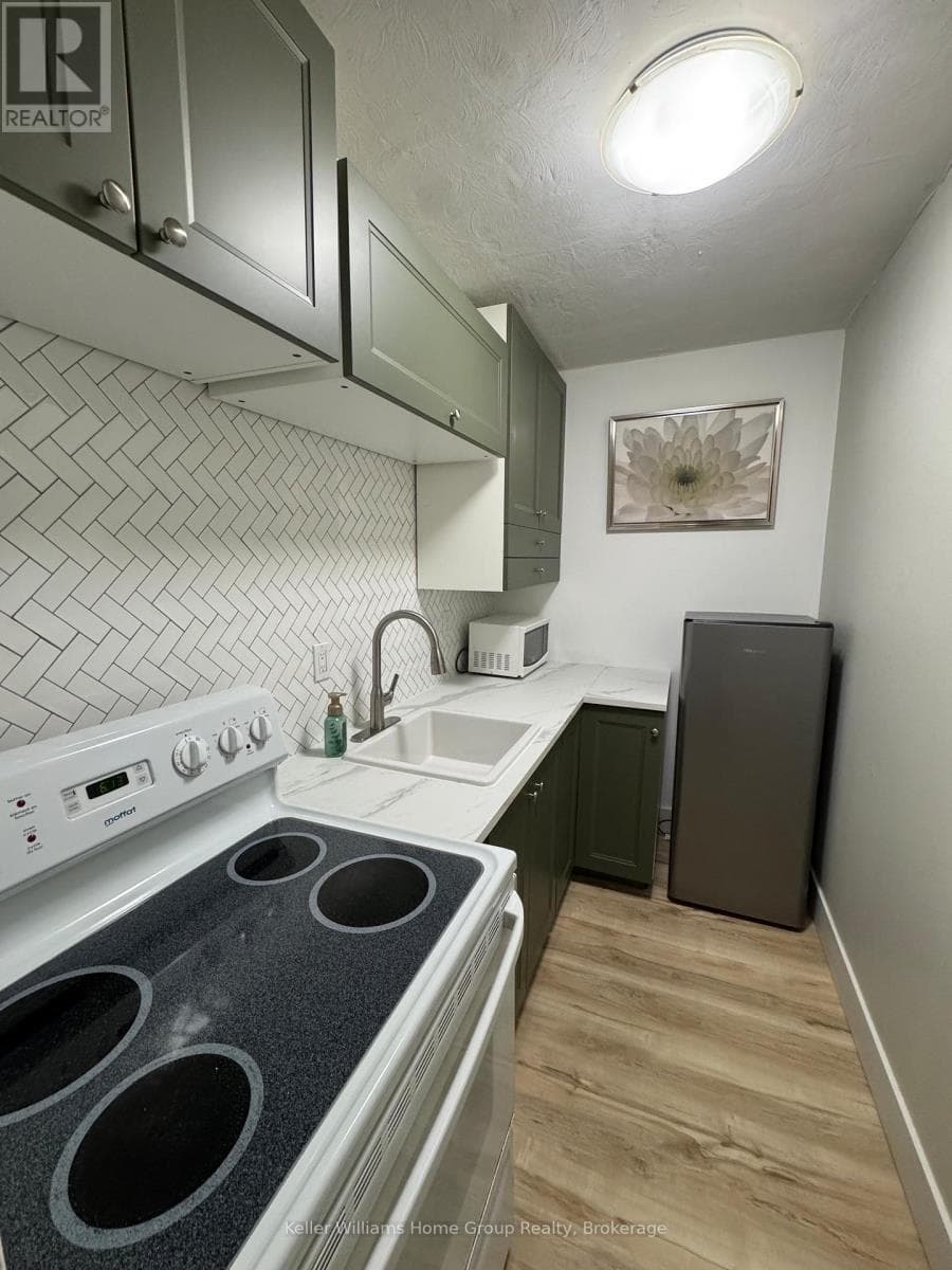 210 - 601 BARBER AVENUE N, OnePoint — photo 3