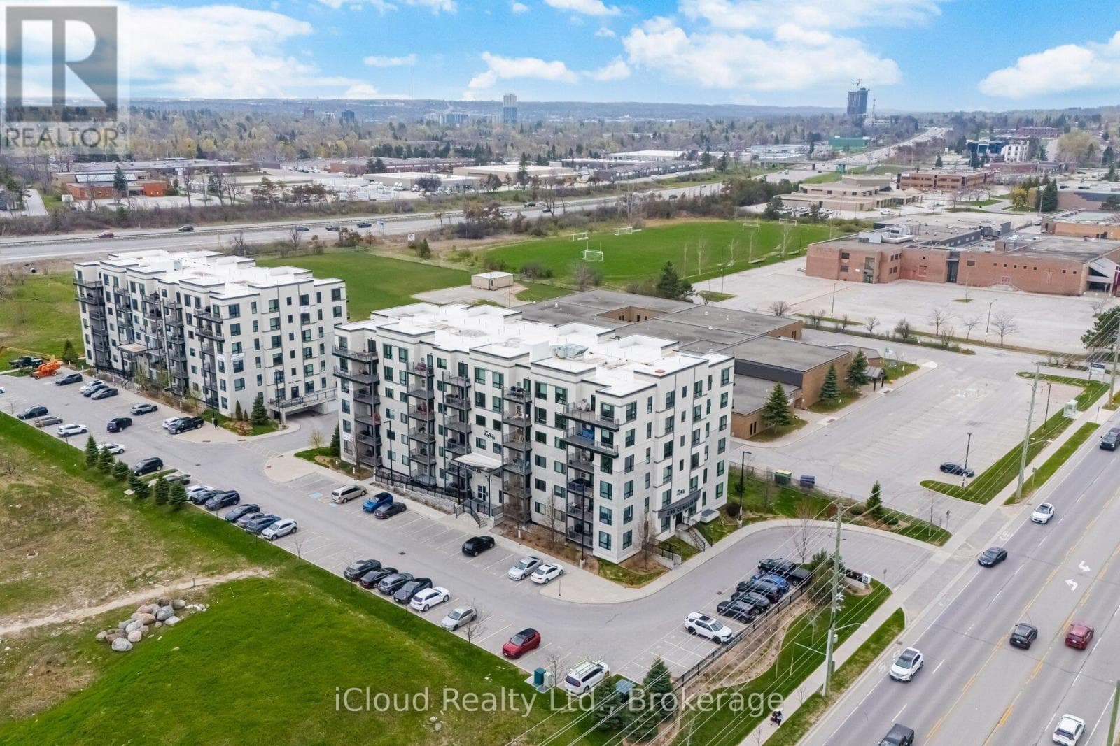 208 - 295 CUNDLES ROAD E, Toronto — photo 5