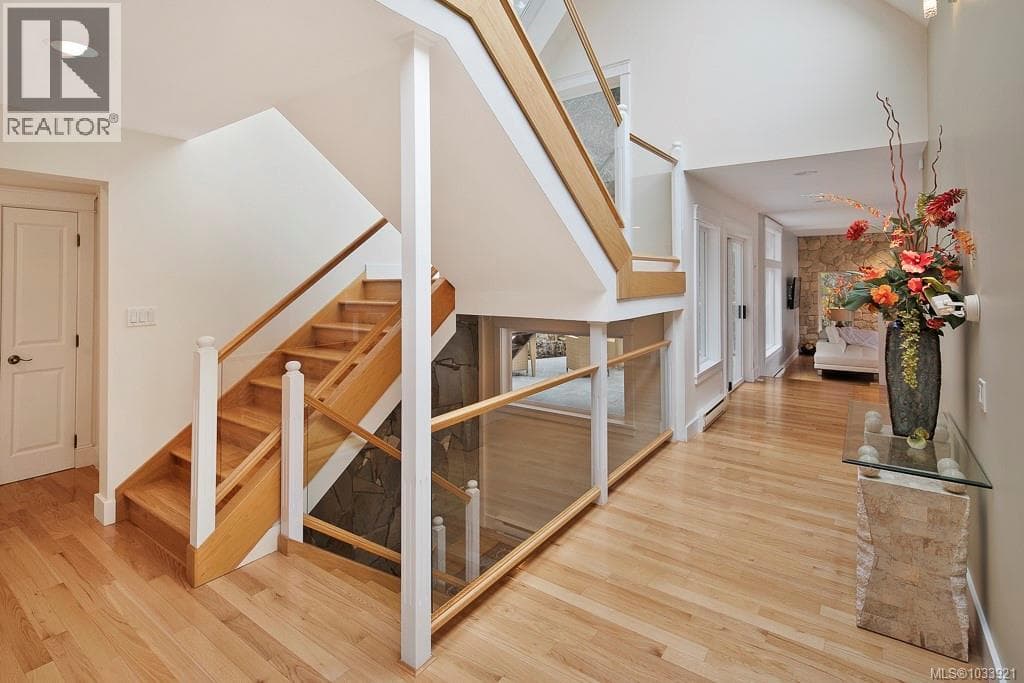 4612 CLIFFWOOD PLAZA, Victoria — photo 4