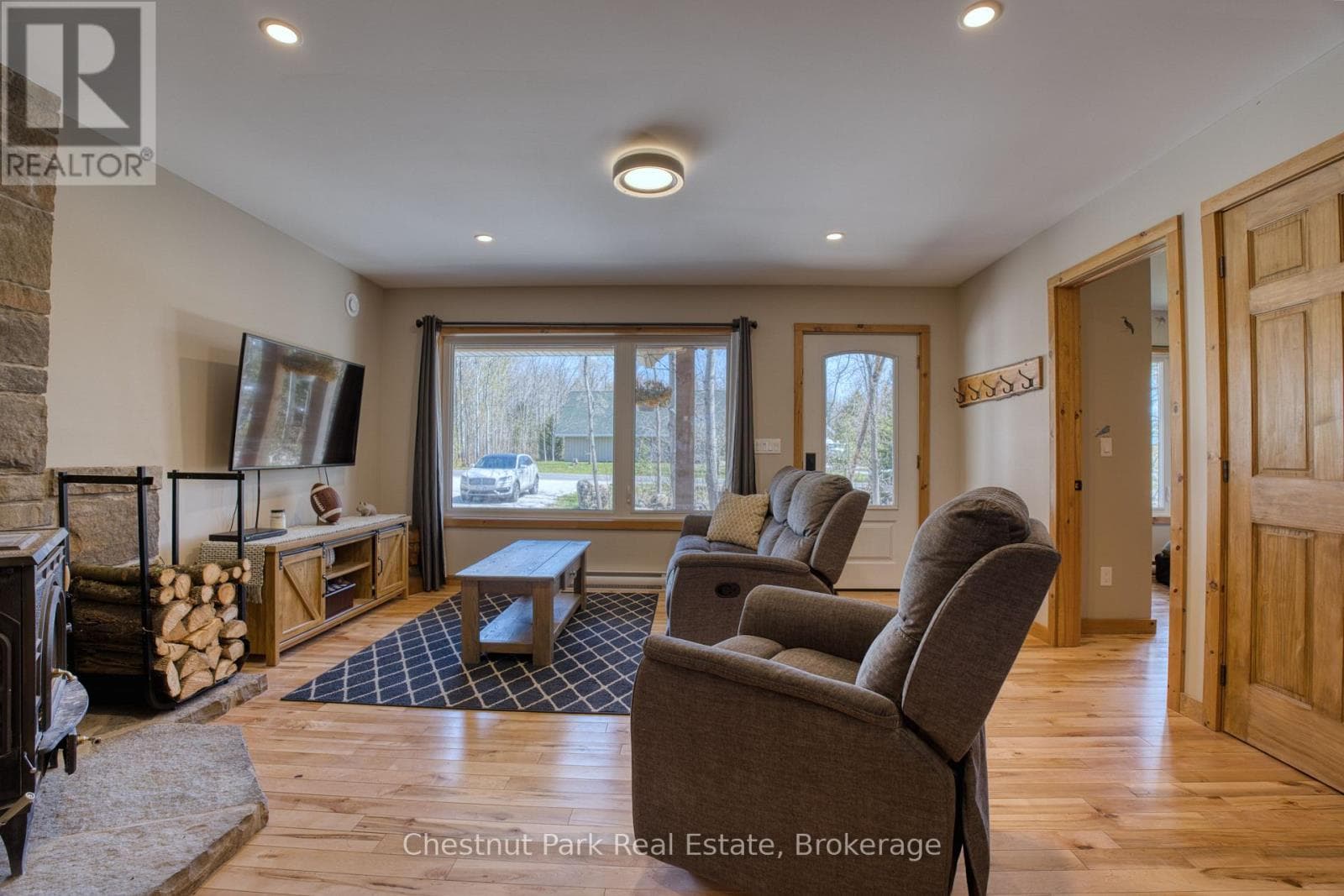 23 MAPLE DRIVE, OnePoint — photo 4