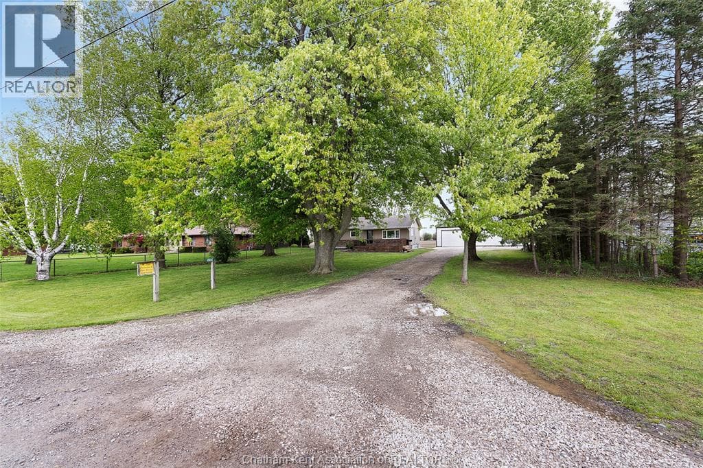 864 MCNAUGHTON AVENUE East, Chatham Kent — photo 2
