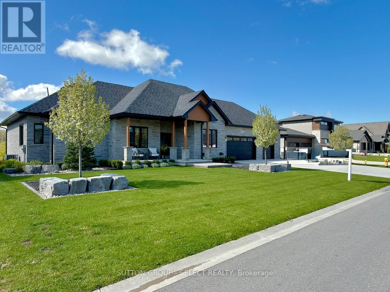 276 HAZELTON LANE in 