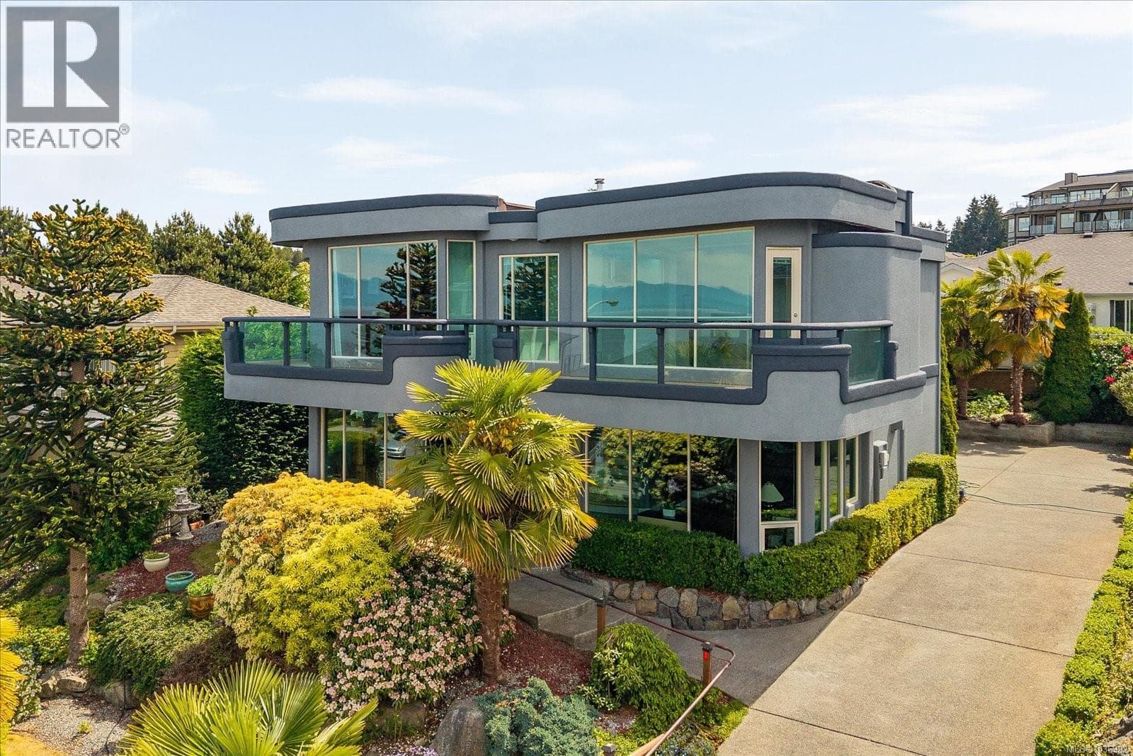 6577 GROVELAND DRIVE, Vancouver Island — photo 2