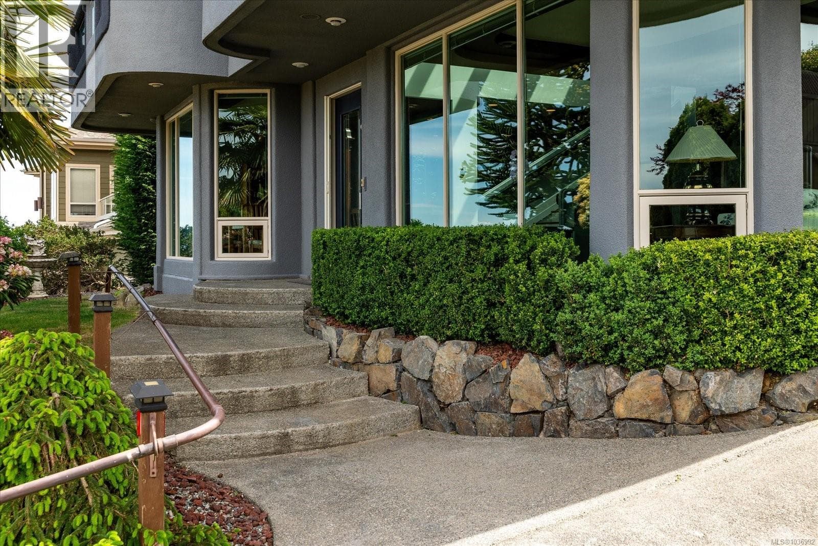 6577 GROVELAND DRIVE, Vancouver Island — photo 4