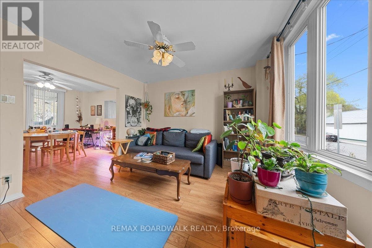 204- 206 JEANNE MANCE STREET, Ottawa — photo 3
