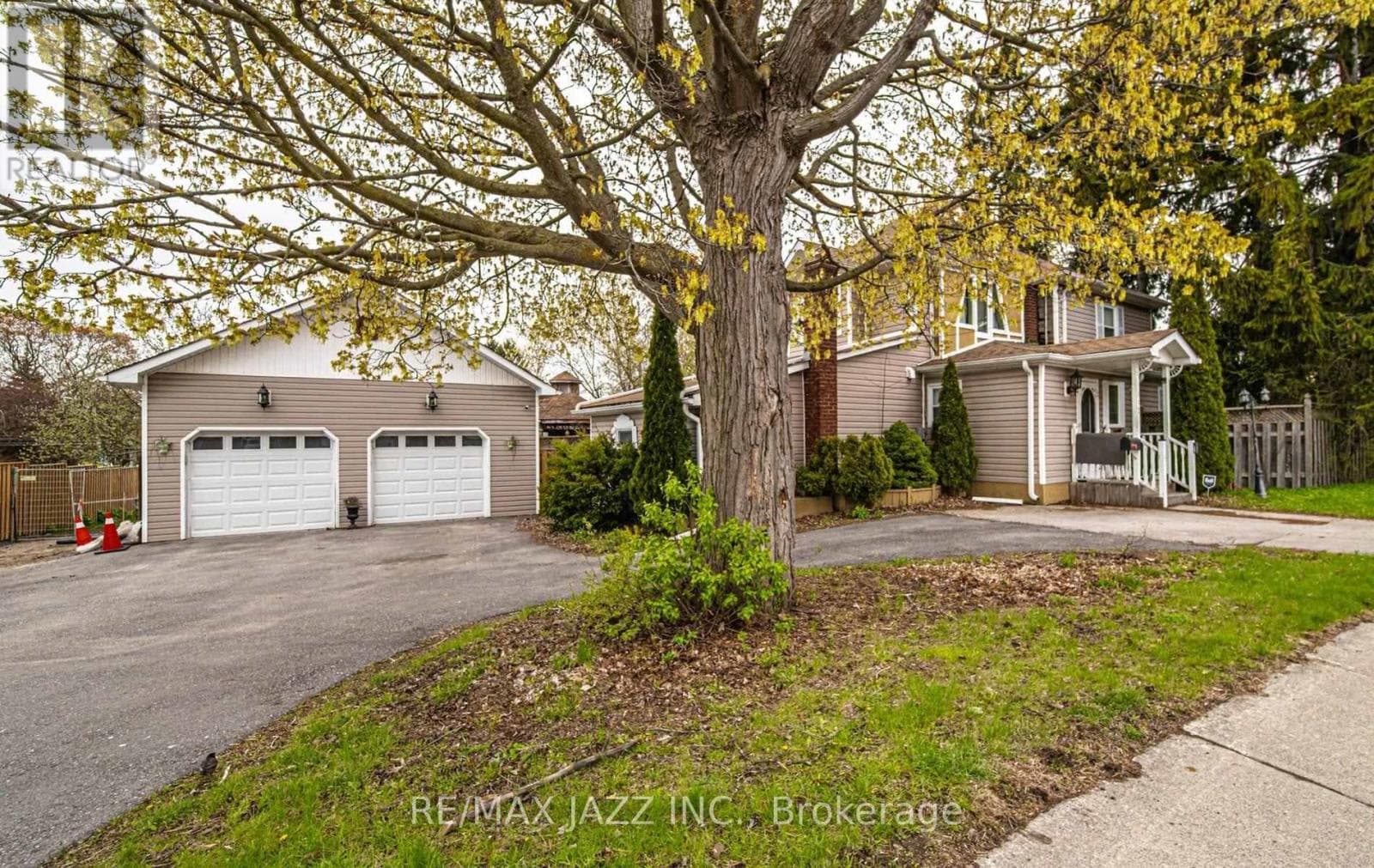 112 HOPE STREET N in 