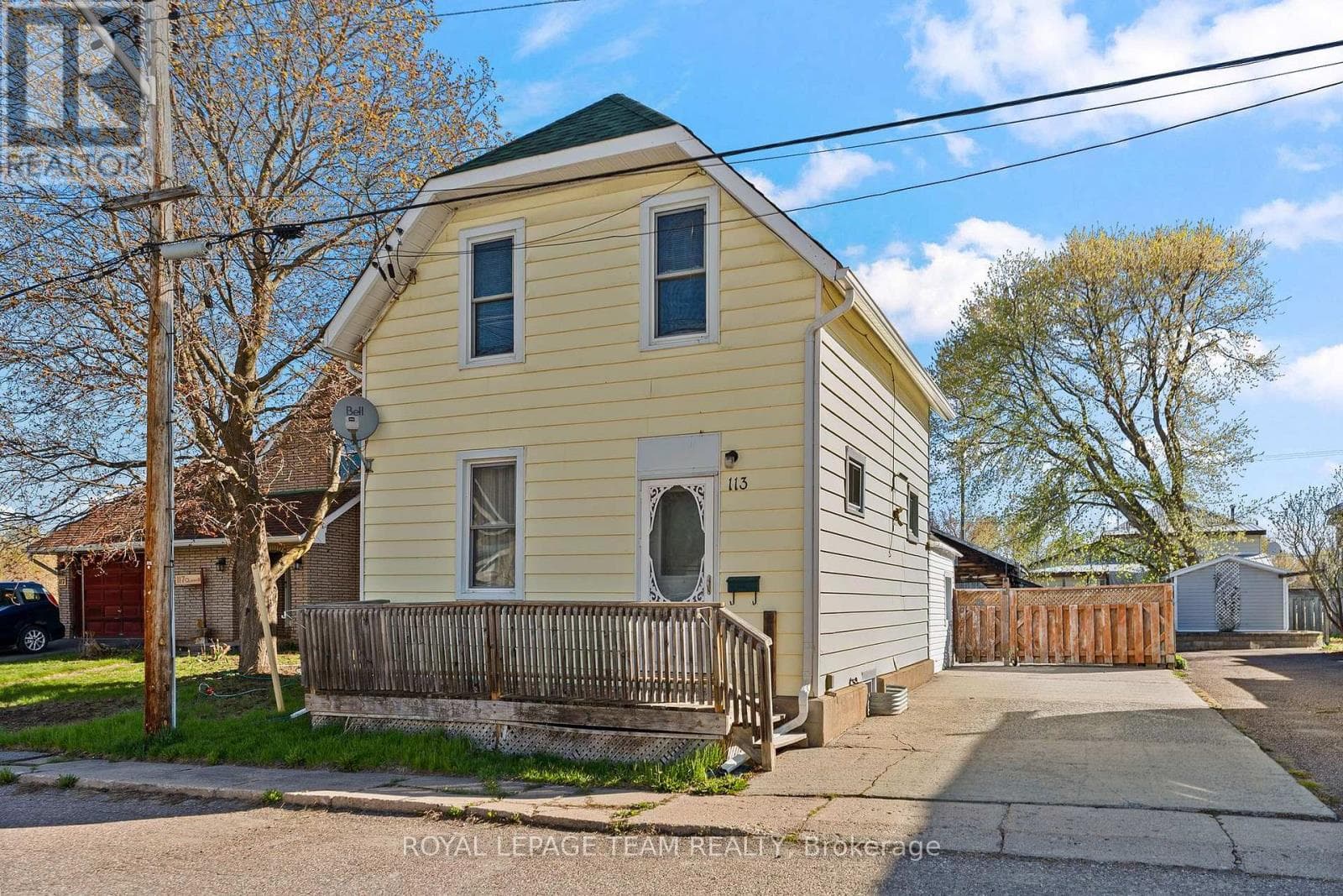 113 QUEEN STREET N in 