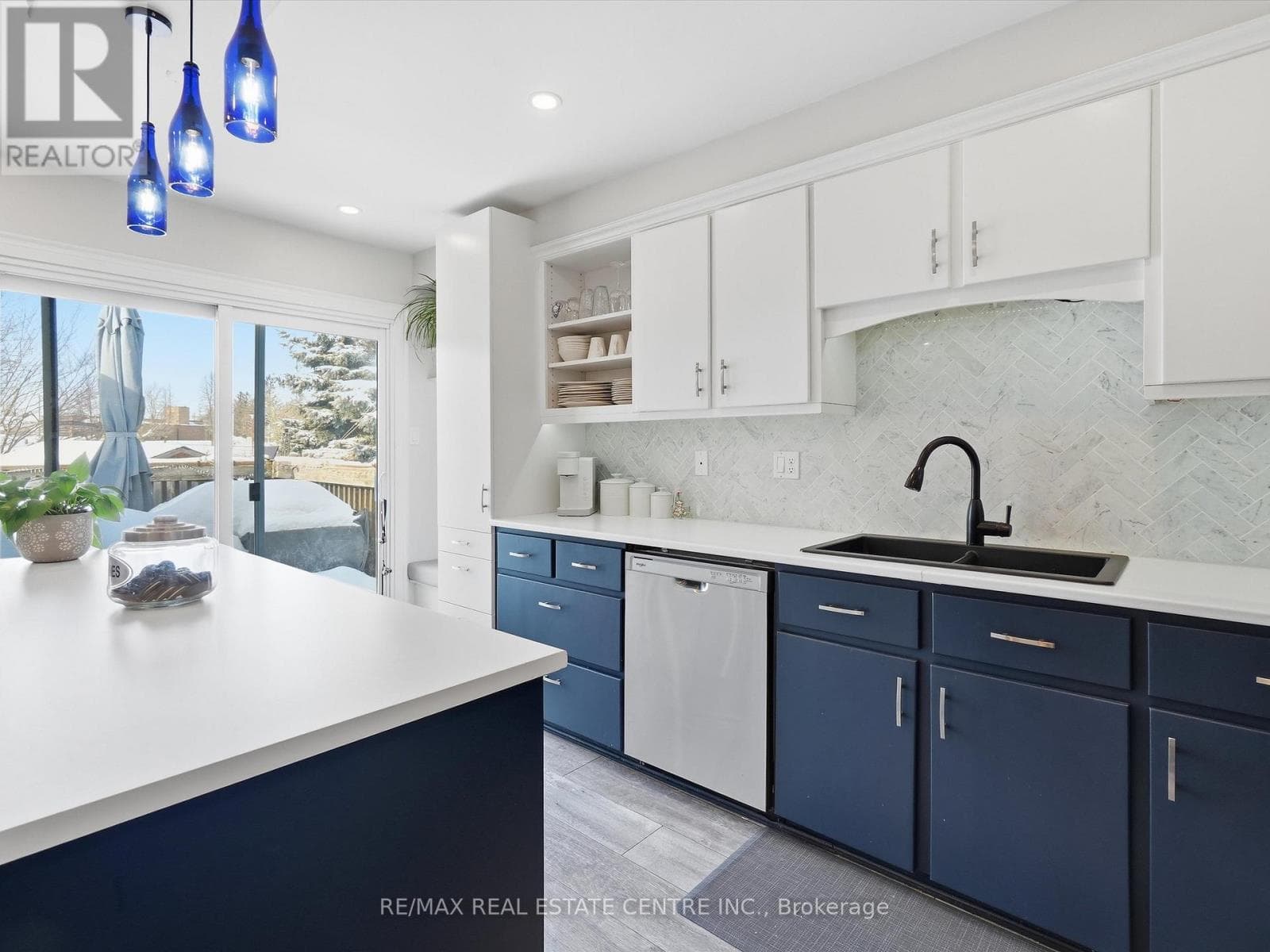 318 SHELBURNE PLAZA, Toronto — photo 5
