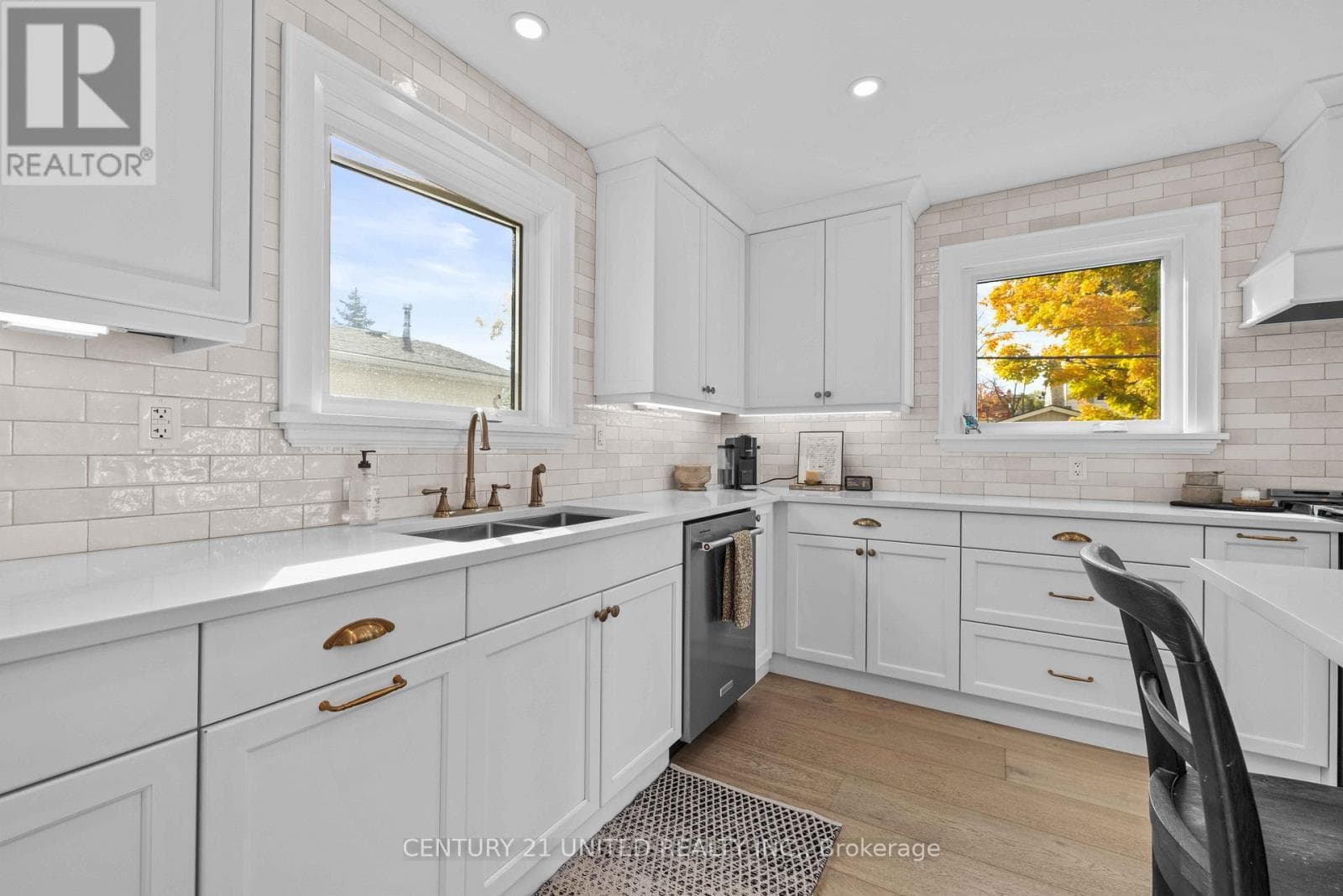 753 CHESTERFIELD AVENUE, Central Lakes — photo 4
