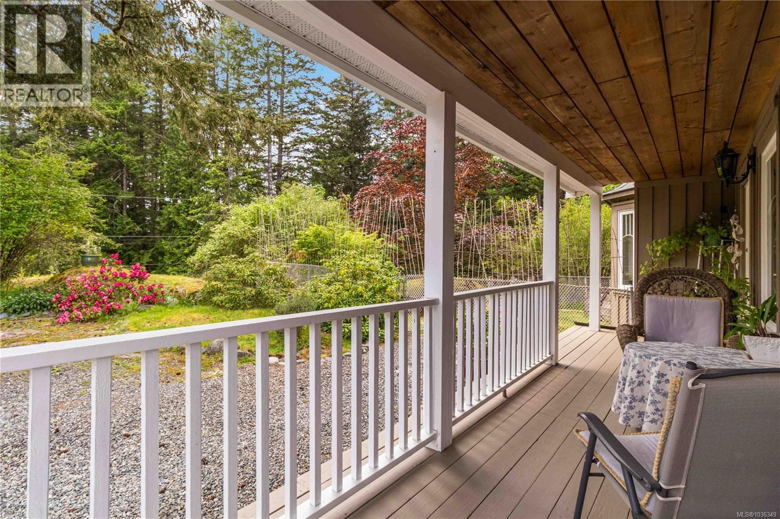 2193 Firwood Pl, Victoria — photo 3