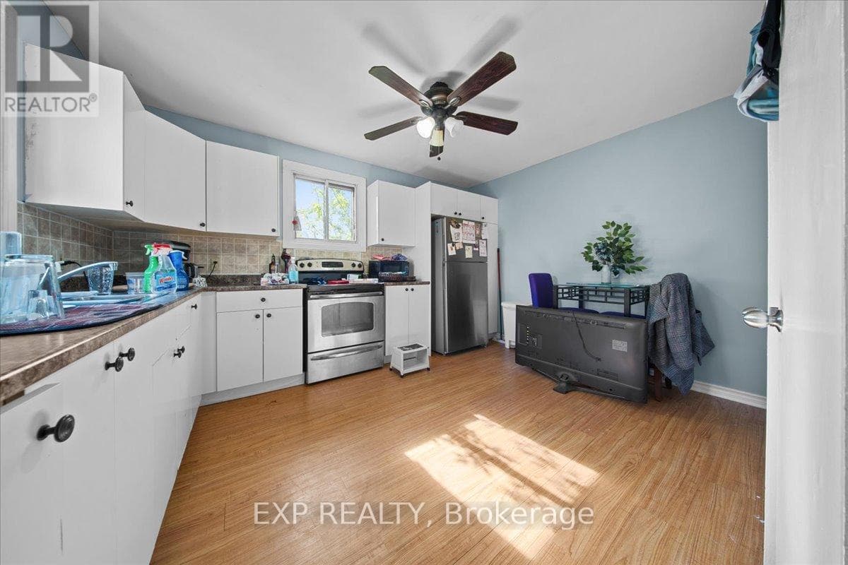 208 MONTFORT STREET, Ottawa — photo 4