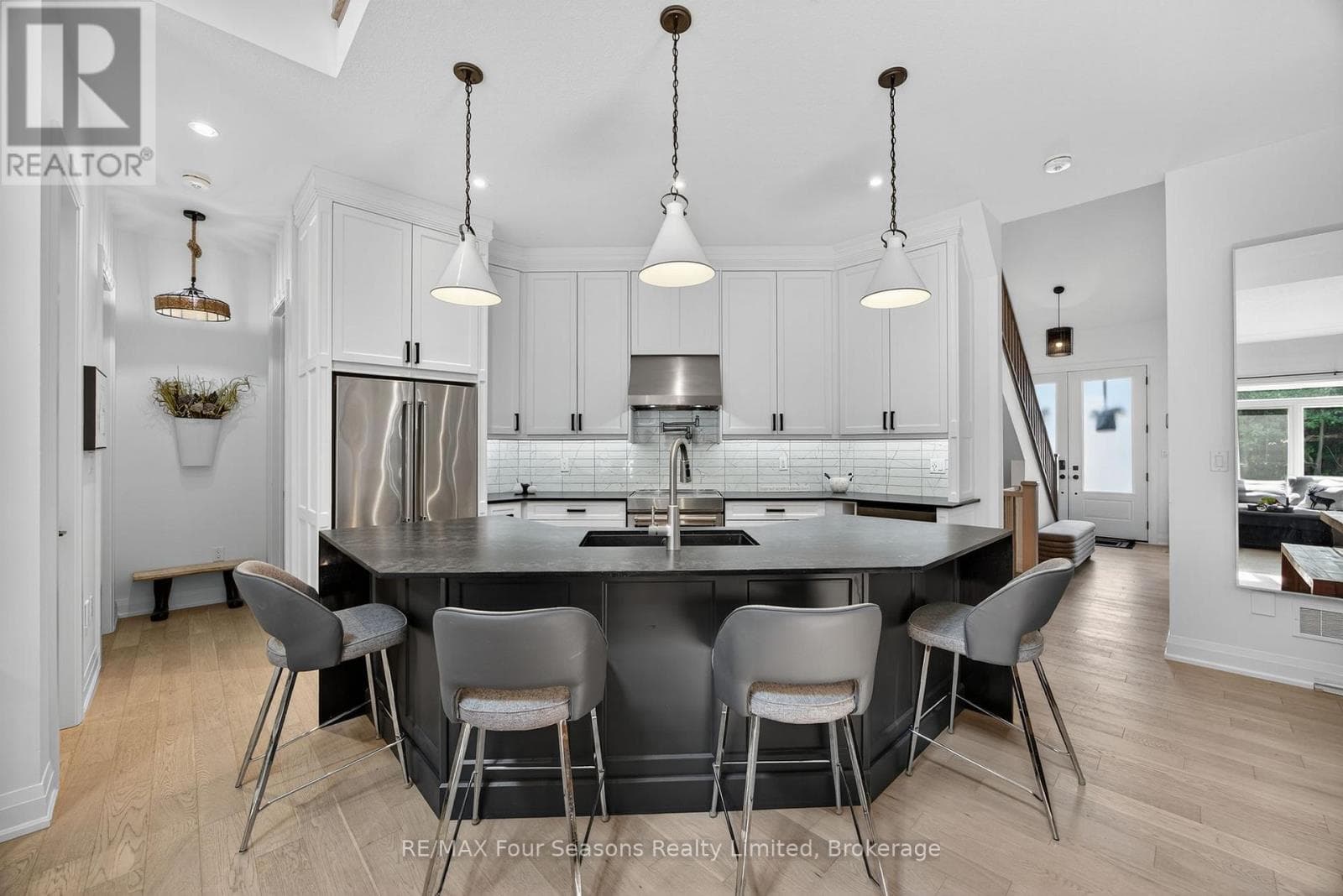 112 SCHOONERS LANE, OnePoint — photo 2