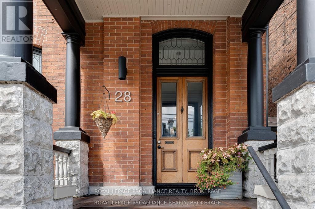 28 WELLINGTON STREET, Kingston — photo 2
