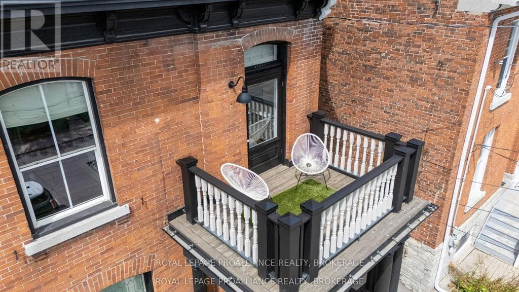 28 WELLINGTON STREET, Kingston — photo 3