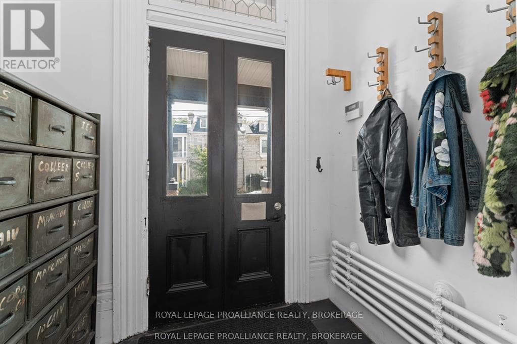 28 WELLINGTON STREET, Kingston — photo 4