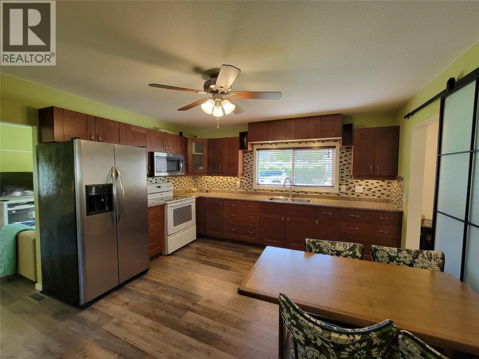 218 10th Avenue, Interior REALTORS® — photo 5