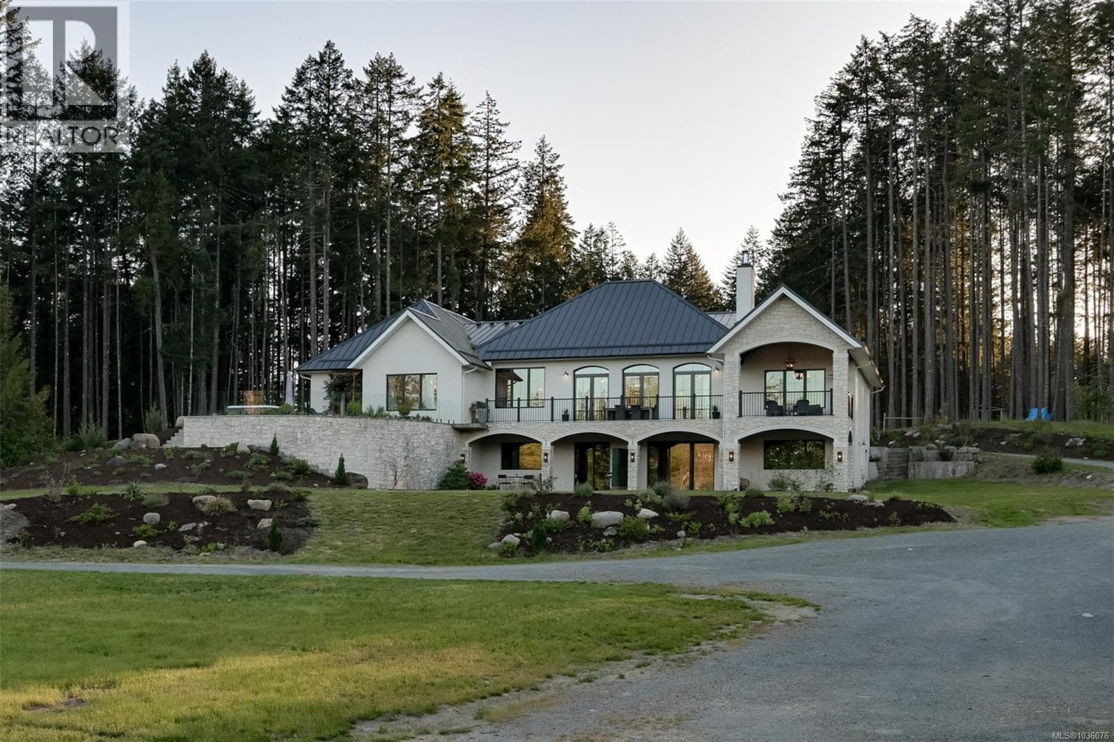 4939 Waters Rd in