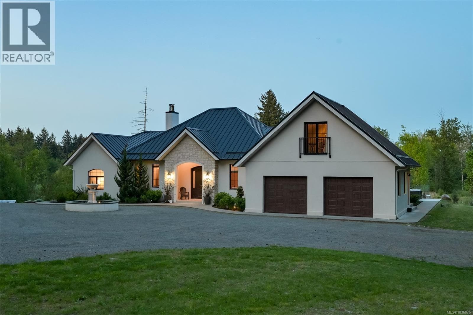 4939 Waters Rd, Victoria — photo 3
