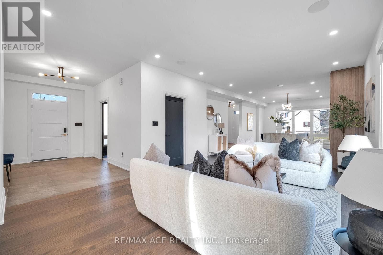 19 BURCHER ROAD, Toronto — photo 5