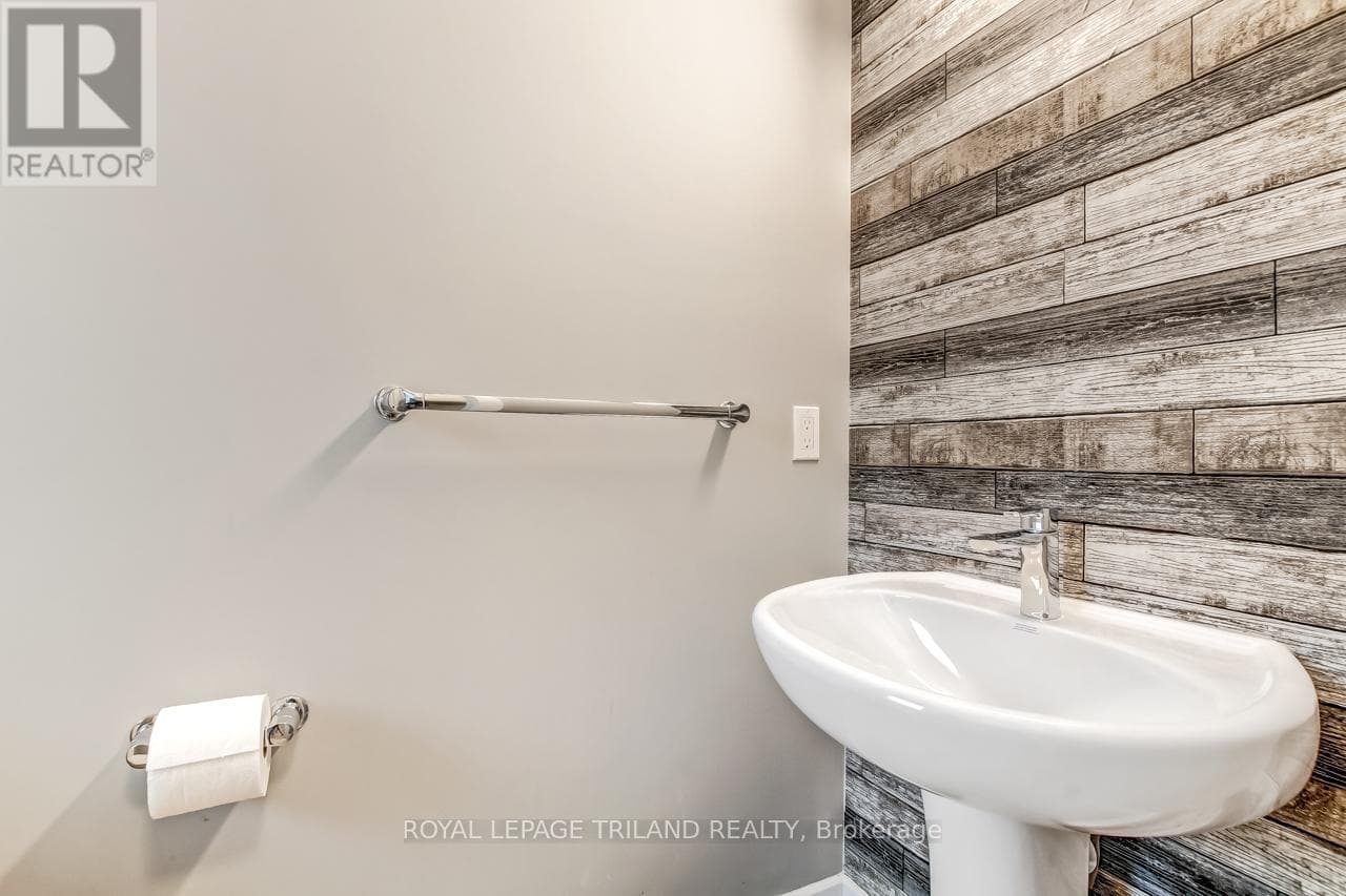 62 - 601 LIONS PARK DRIVE, London and St. Thomas — photo 4
