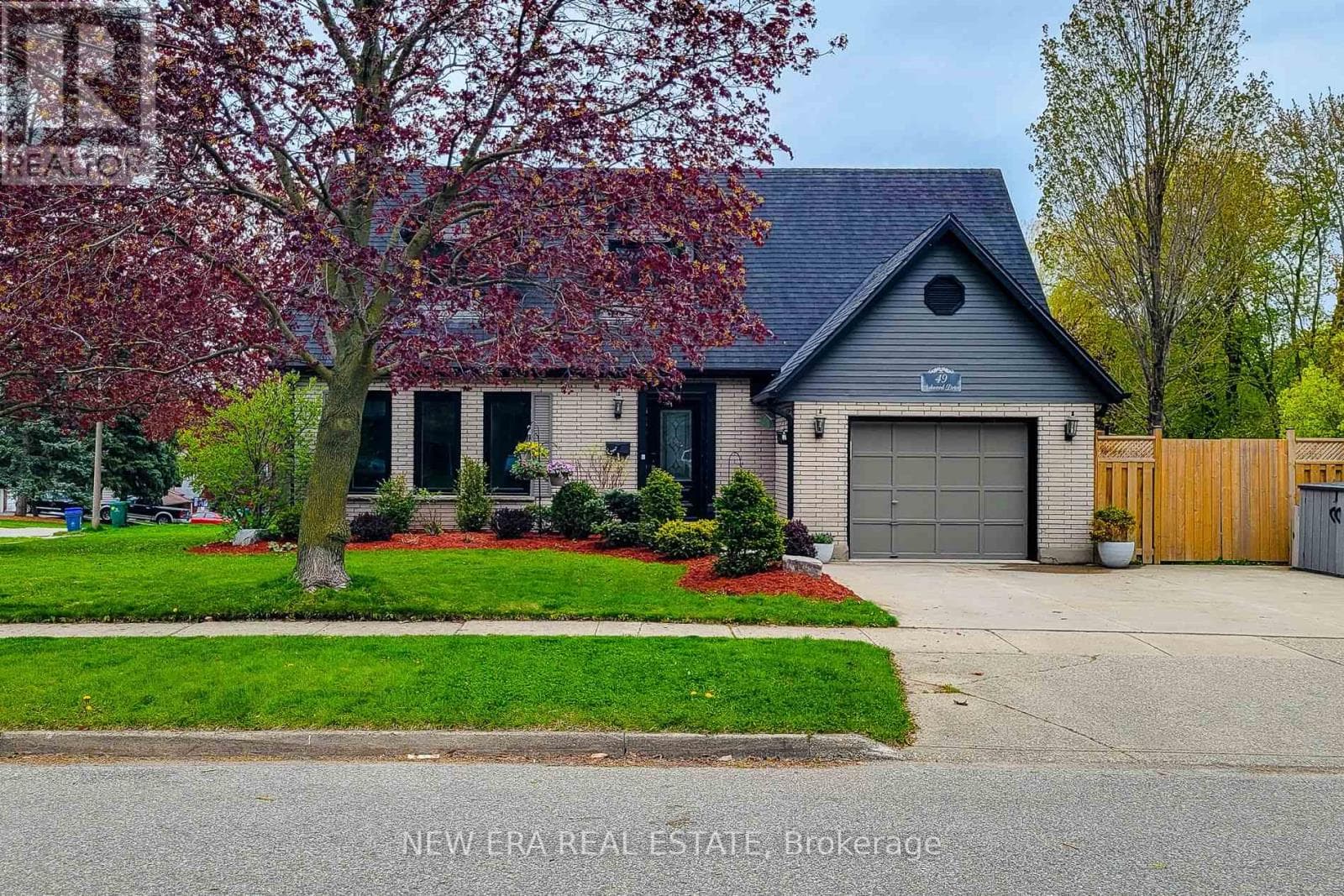 49 ASHWOOD DRIVE, Toronto — photo 2