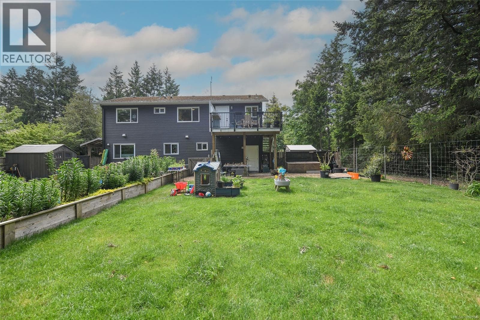 2126 Cypress Rd, Vancouver Island — photo 2