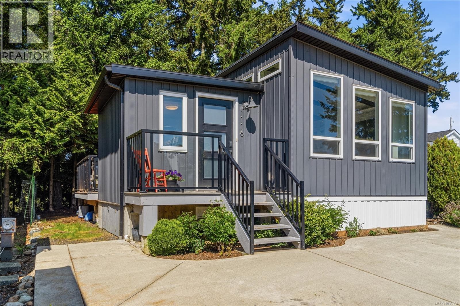 1116 Woss Lake Dr SE in City Centre