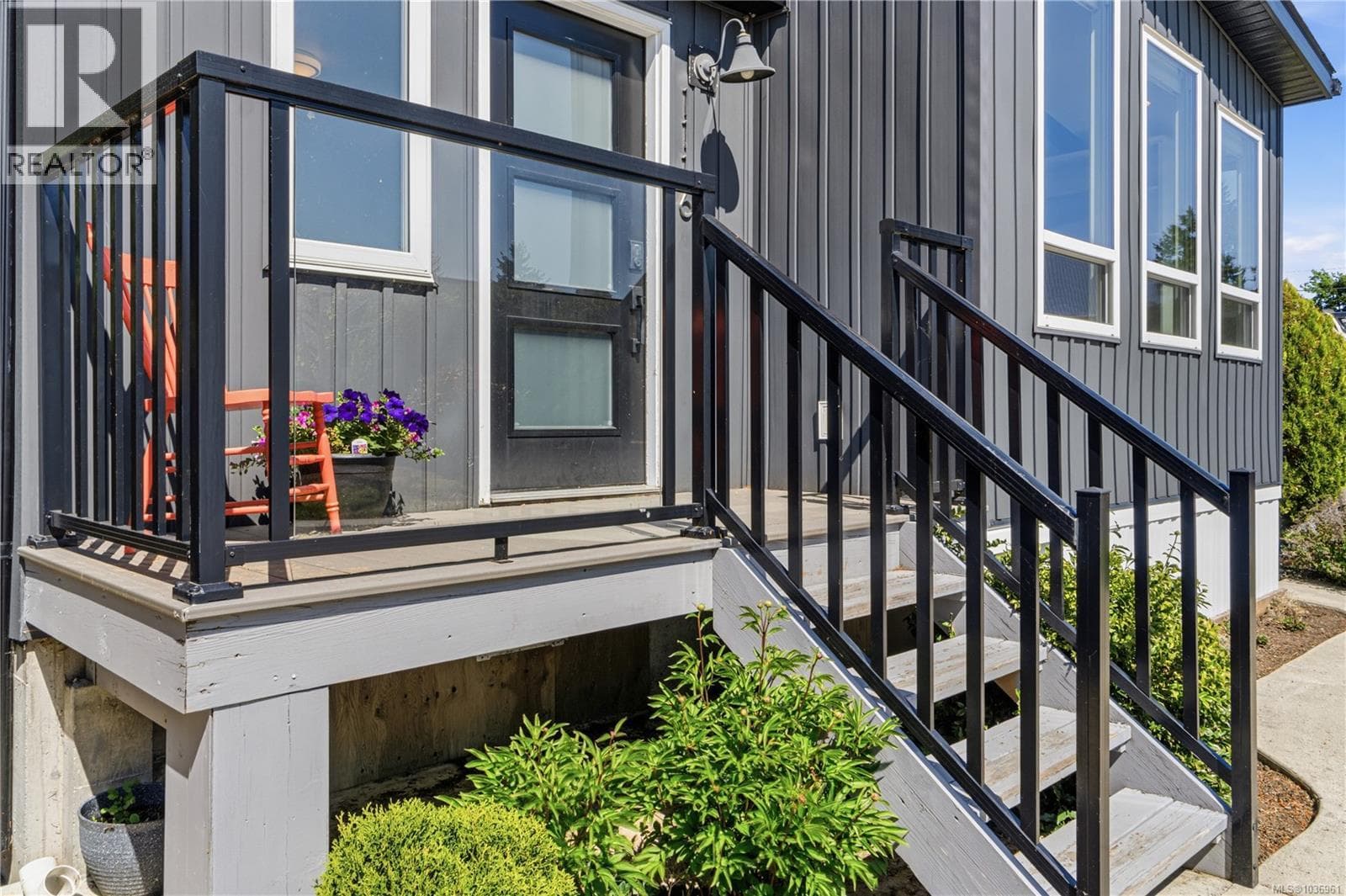 1116 Woss Lake Dr SE, Vancouver Island — photo 2