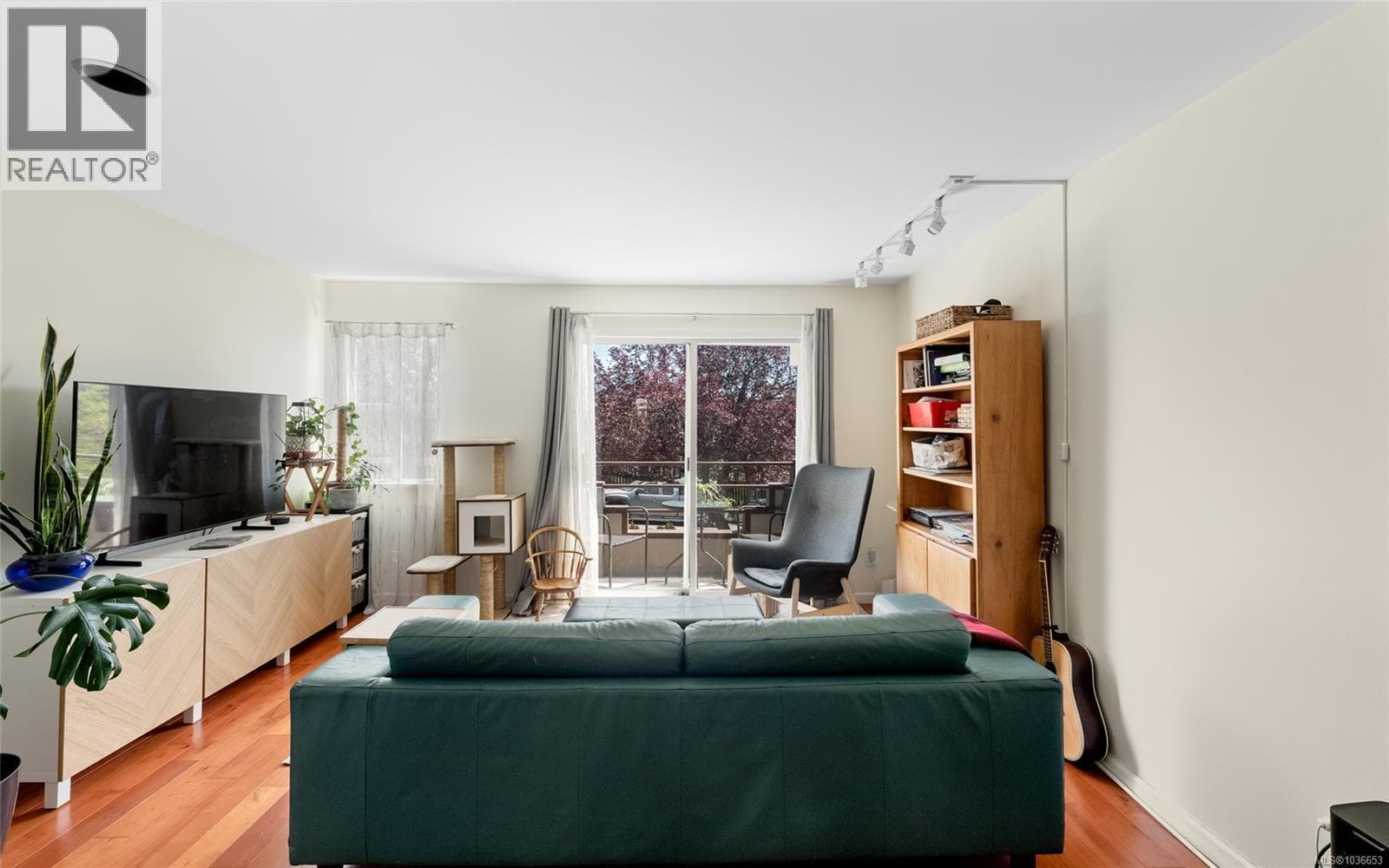 3154 WASHINGTON AVENUE, Victoria — photo 3