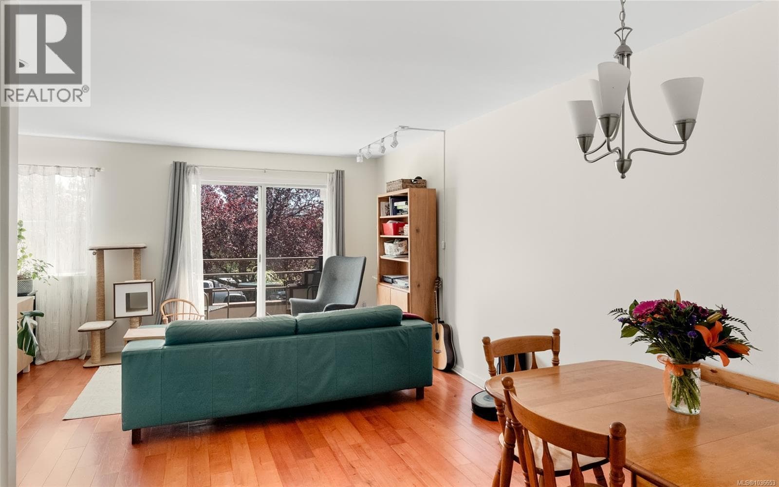 3154 WASHINGTON AVENUE, Victoria — photo 5