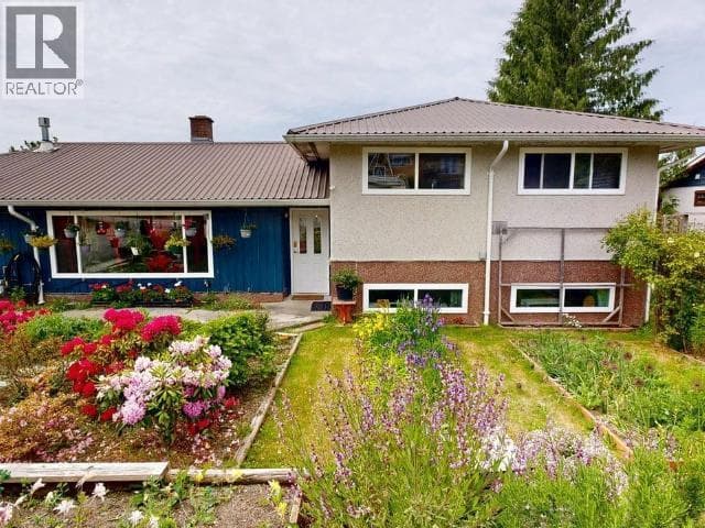 6503 HILLCREST AVENUE, Powell River — photo 2