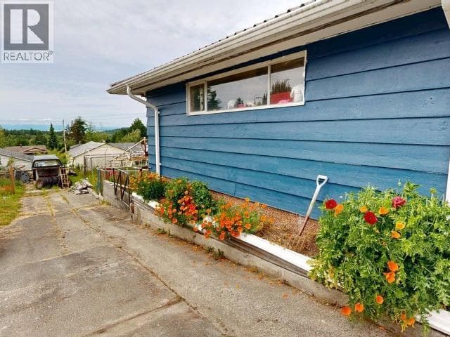 6503 HILLCREST AVENUE, Powell River — photo 5