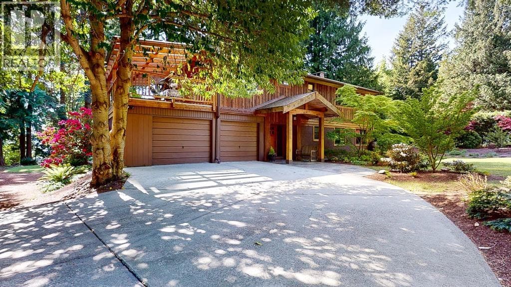 8115 REDROOFFS ROAD in 