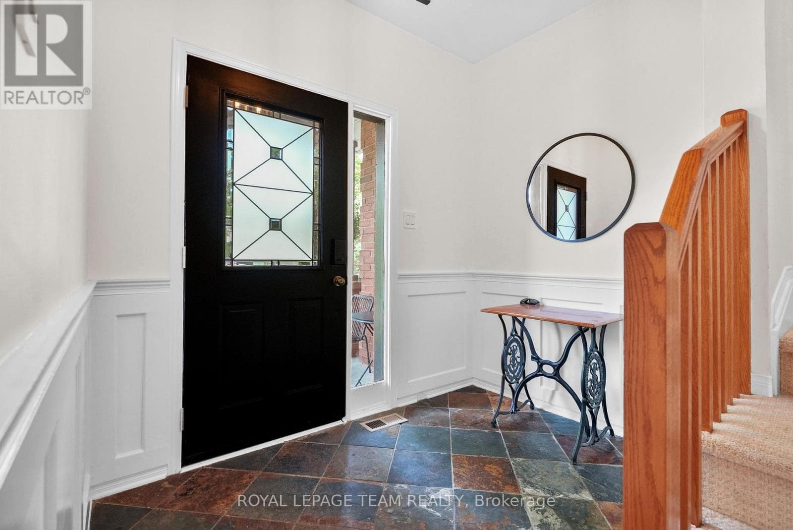 2122 SAUNDERS AVENUE, Ottawa — photo 2