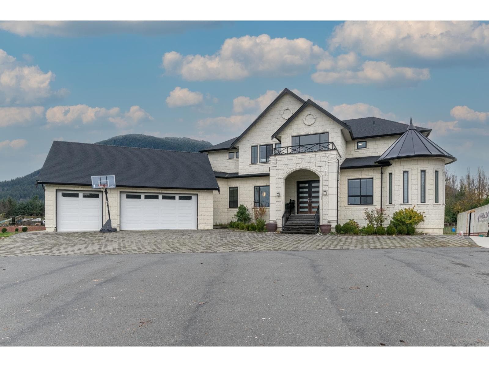 8528 SYLVESTER ROAD, Fraser Valley — photo 2