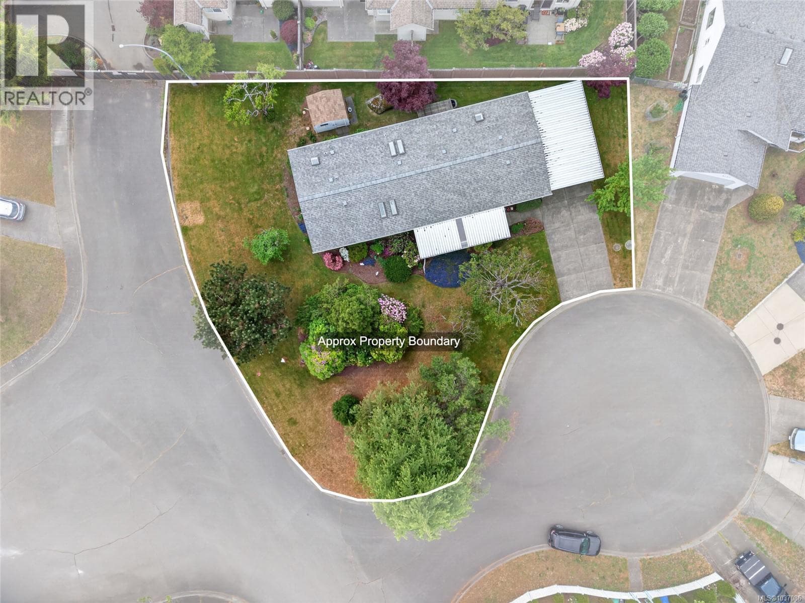2200 Stadacona Dr, Vancouver Island — photo 3