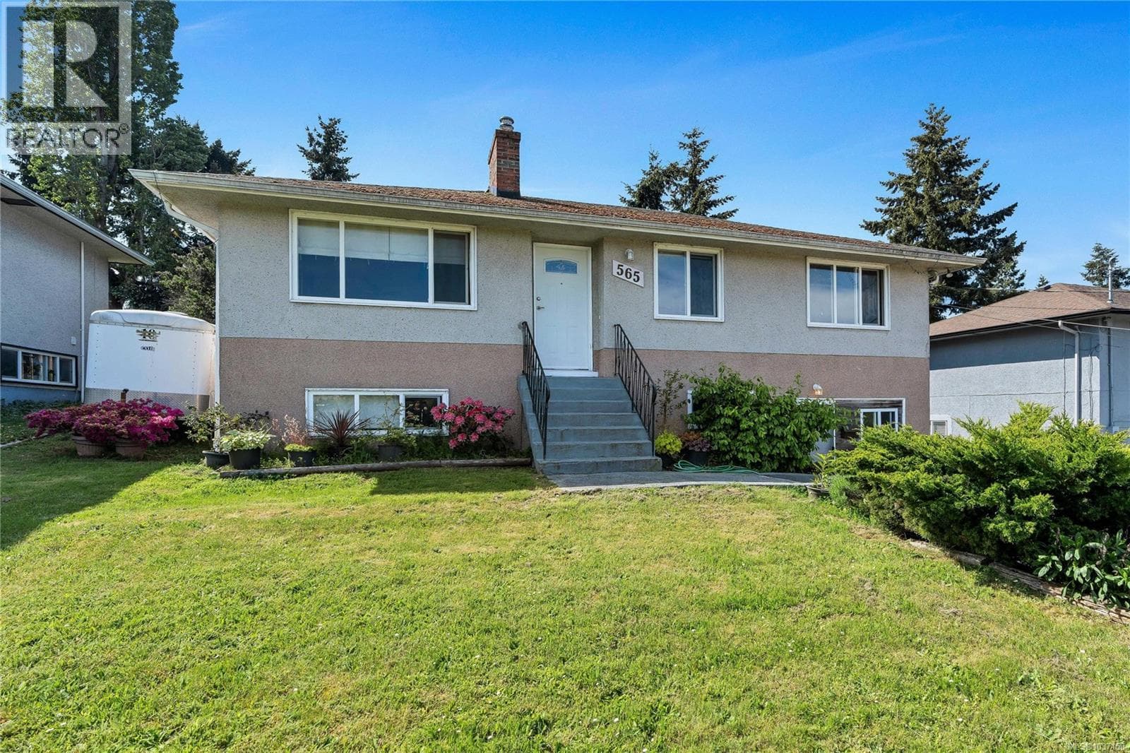 565 BAKER STREET in 
