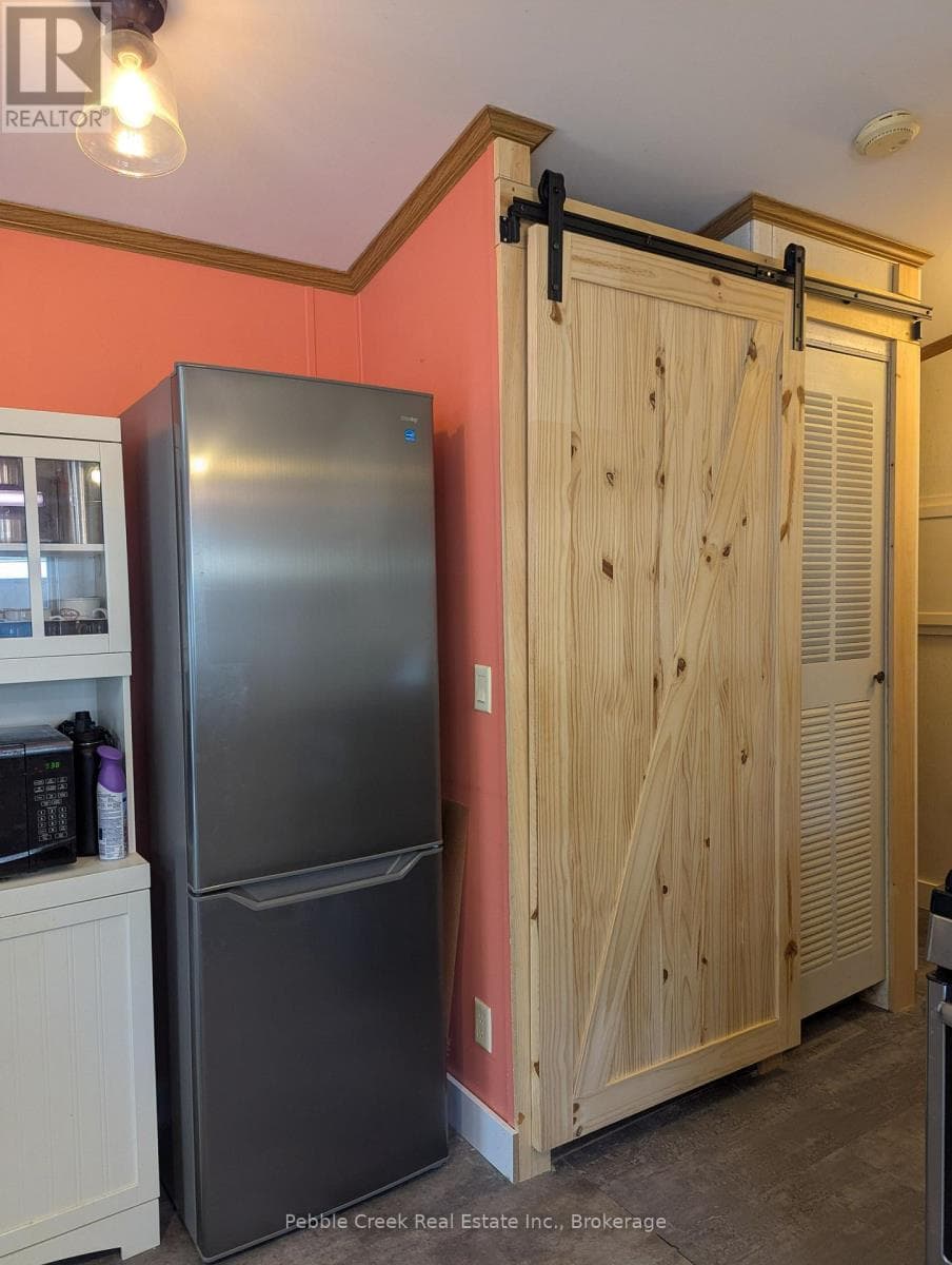 E8 HICKORY - 77794 ORCHARD LINE, OnePoint — photo 4