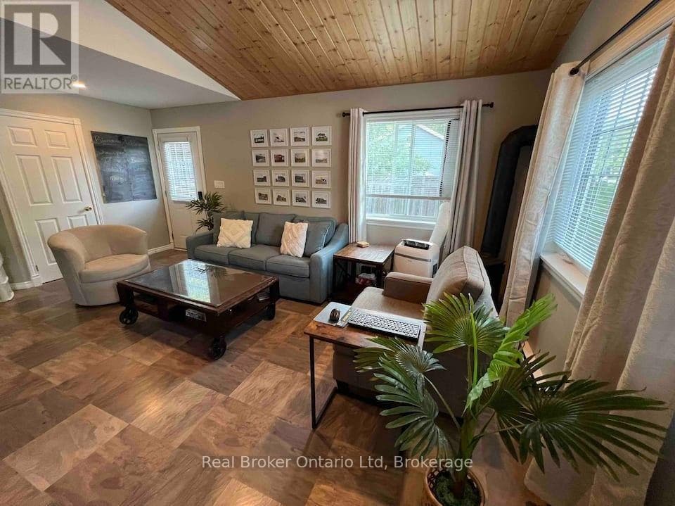 208 SECOND AVENUE S, OnePoint — photo 4
