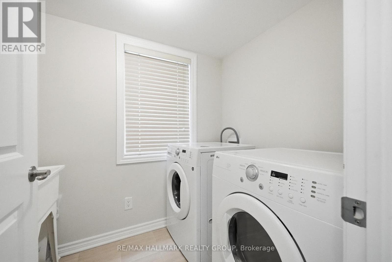 224 CLINTONIA STREET, Ottawa — photo 4
