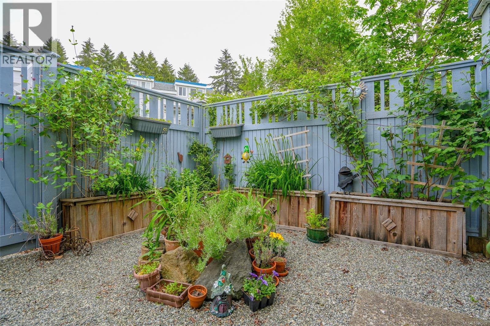 4233 8th Ave, Vancouver Island — photo 4