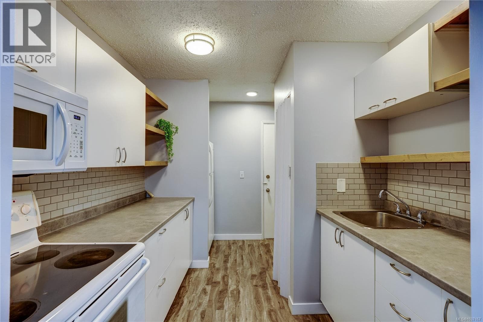 40 25 Pryde Ave, Vancouver Island — photo 5