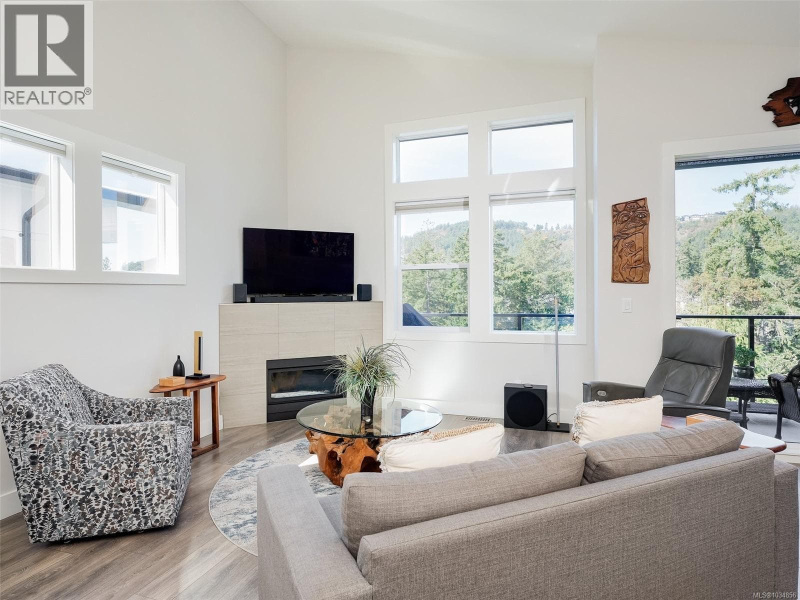2448 Prospector Way, Victoria — photo 3