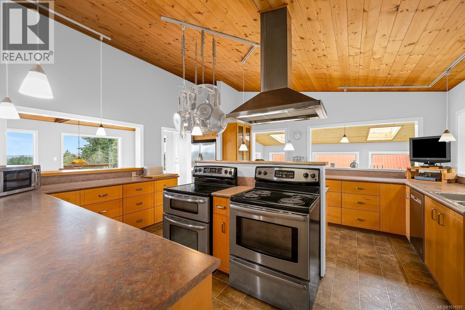 8900 KEITH WAGNER WAY, Vancouver Island — photo 4