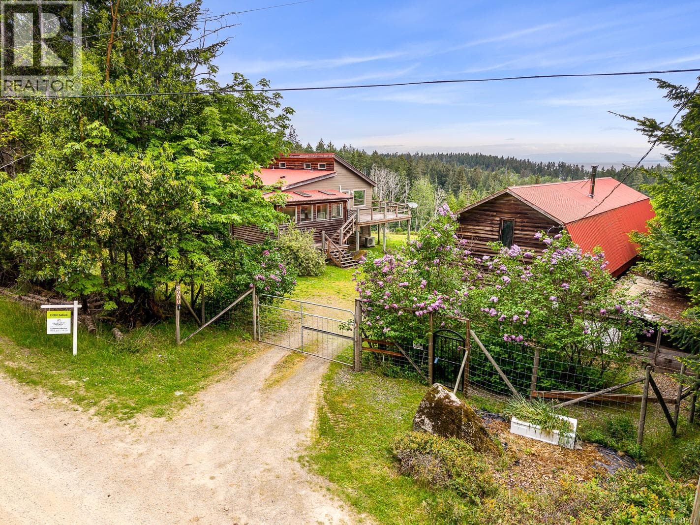 8900 KEITH WAGNER WAY, Vancouver Island — photo 2