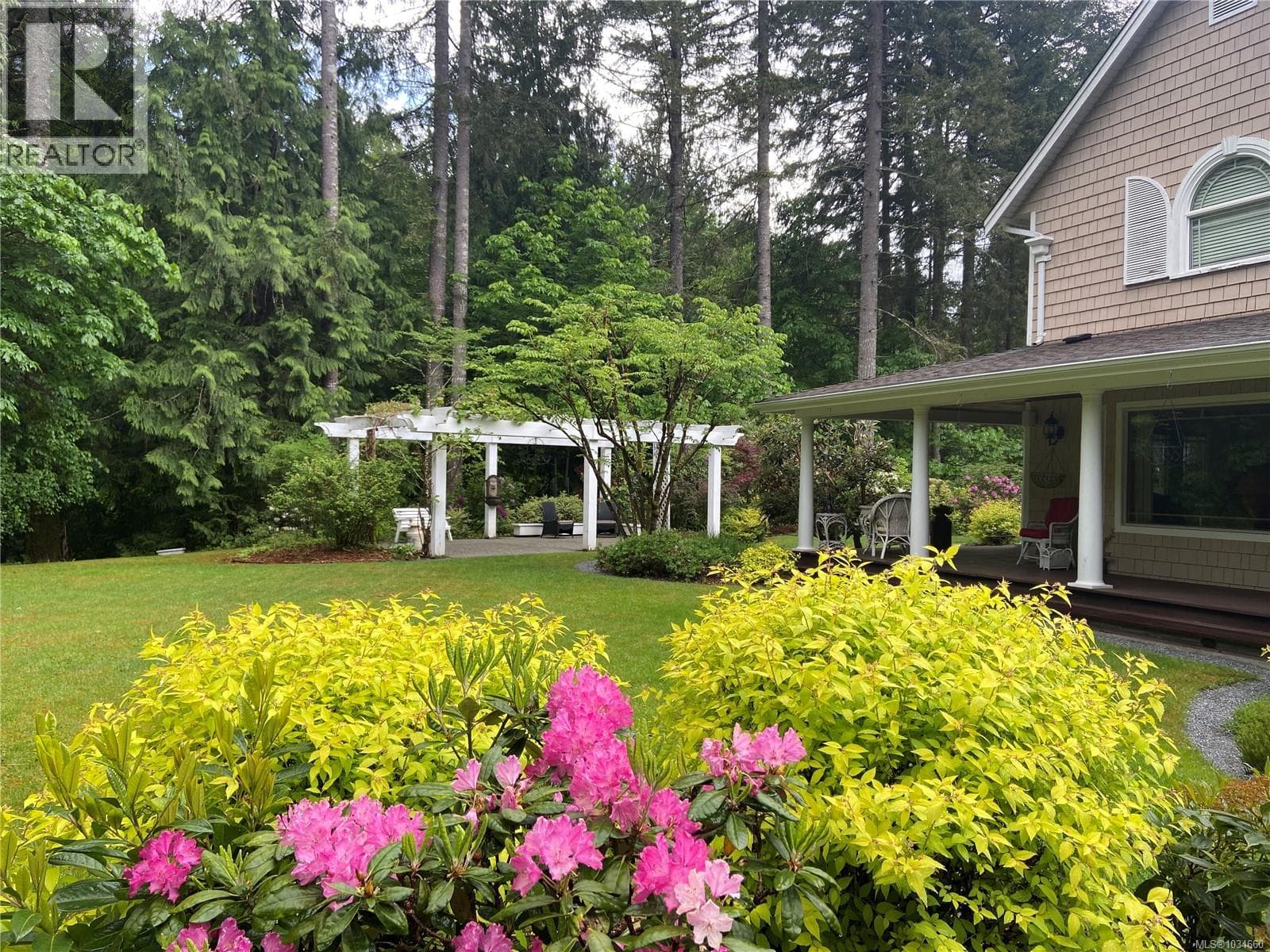1753 Peerless Rd, Vancouver Island — photo 2