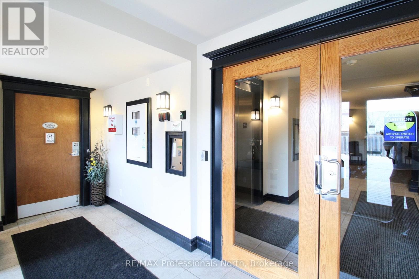 402 - 26 DAIRY LANE, OnePoint — photo 4
