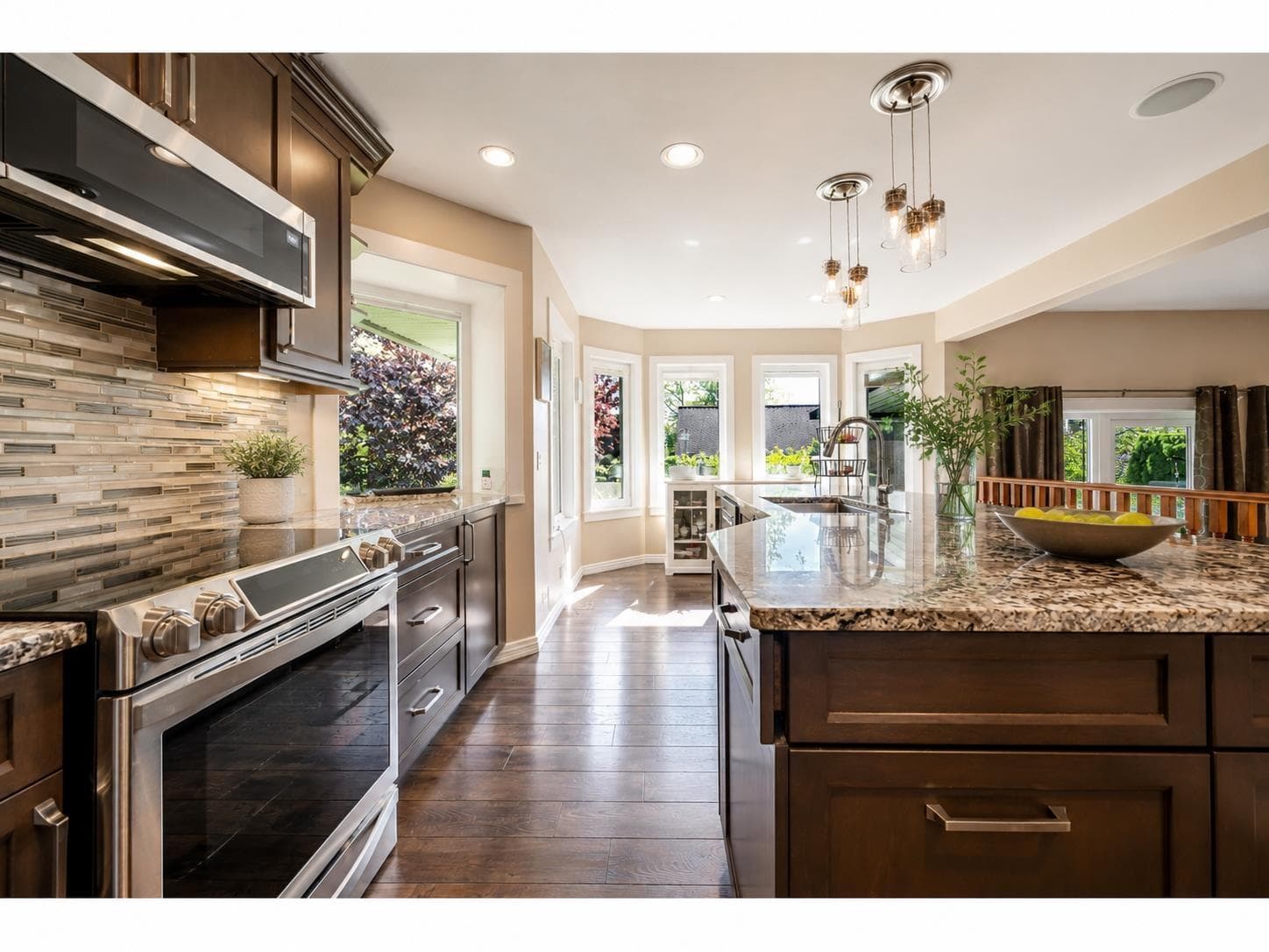 3017 GLENDALE PLAZA, Fraser Valley — photo 2
