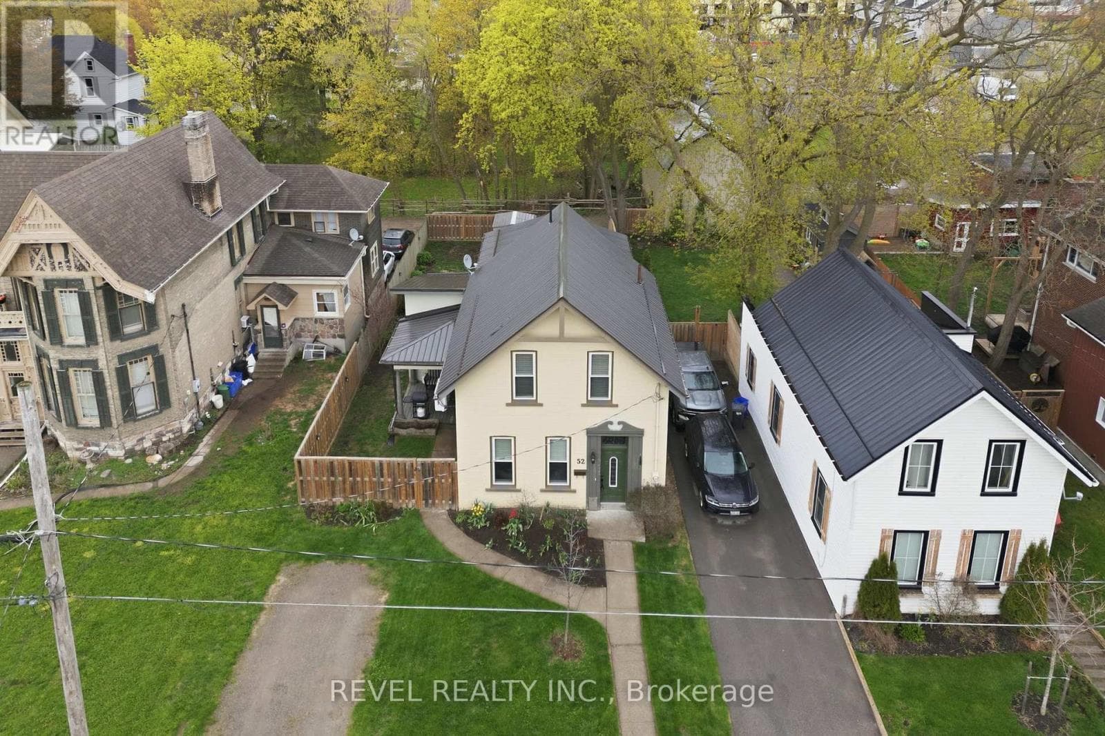 52 CAMBRIDGE STREET N, Central Lakes — photo 3